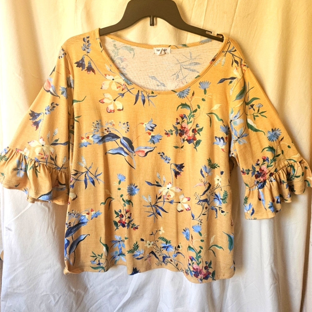 Womens 3/4 length sleeve top/blouse